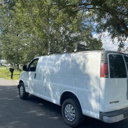 Cargo Van Chevy 3400 Series 