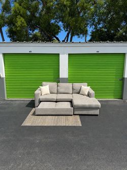 Sectional Couch Sofa - Rooms To Go - Pullout Trundle Sleeper - Storage Chaise