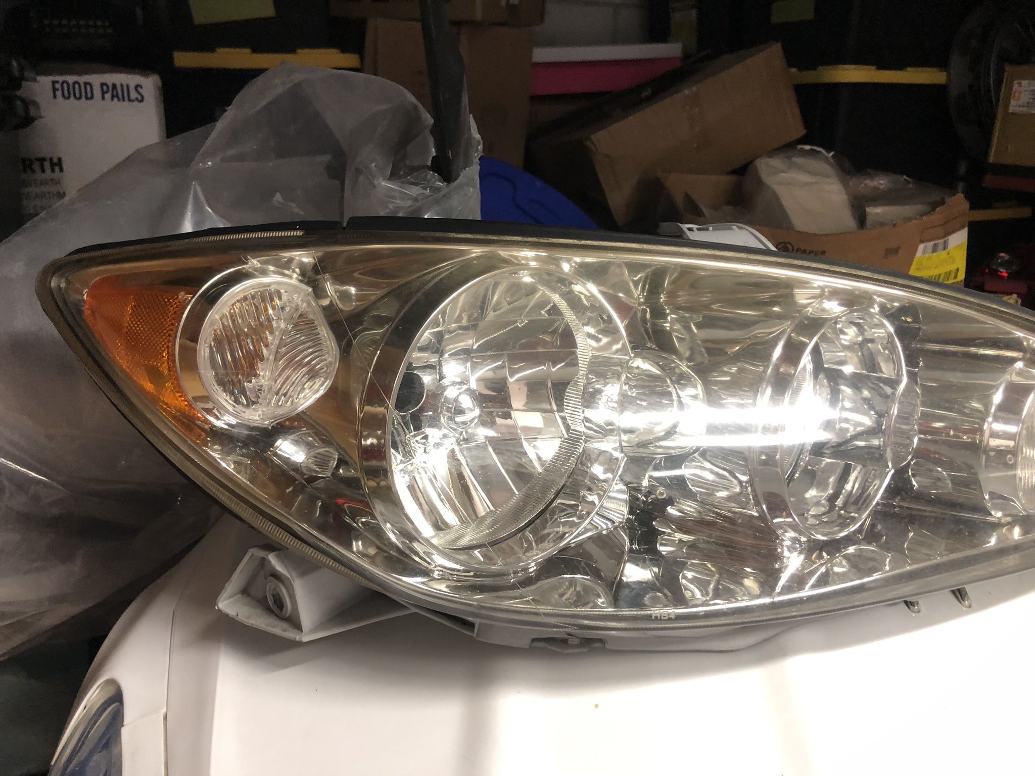 Toyota Camry 2005-06 Headlight