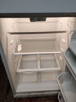 STOVE & REFRIGERATOR
