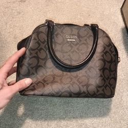 Guess Handbag / Purse