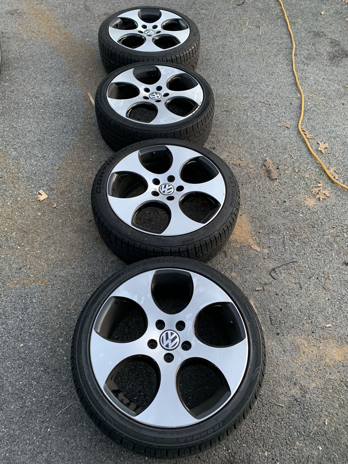 Volkswagen Gti 18s wheels w/ Tires