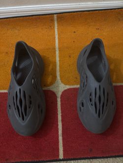 YEEZY All Black Mens Size 12