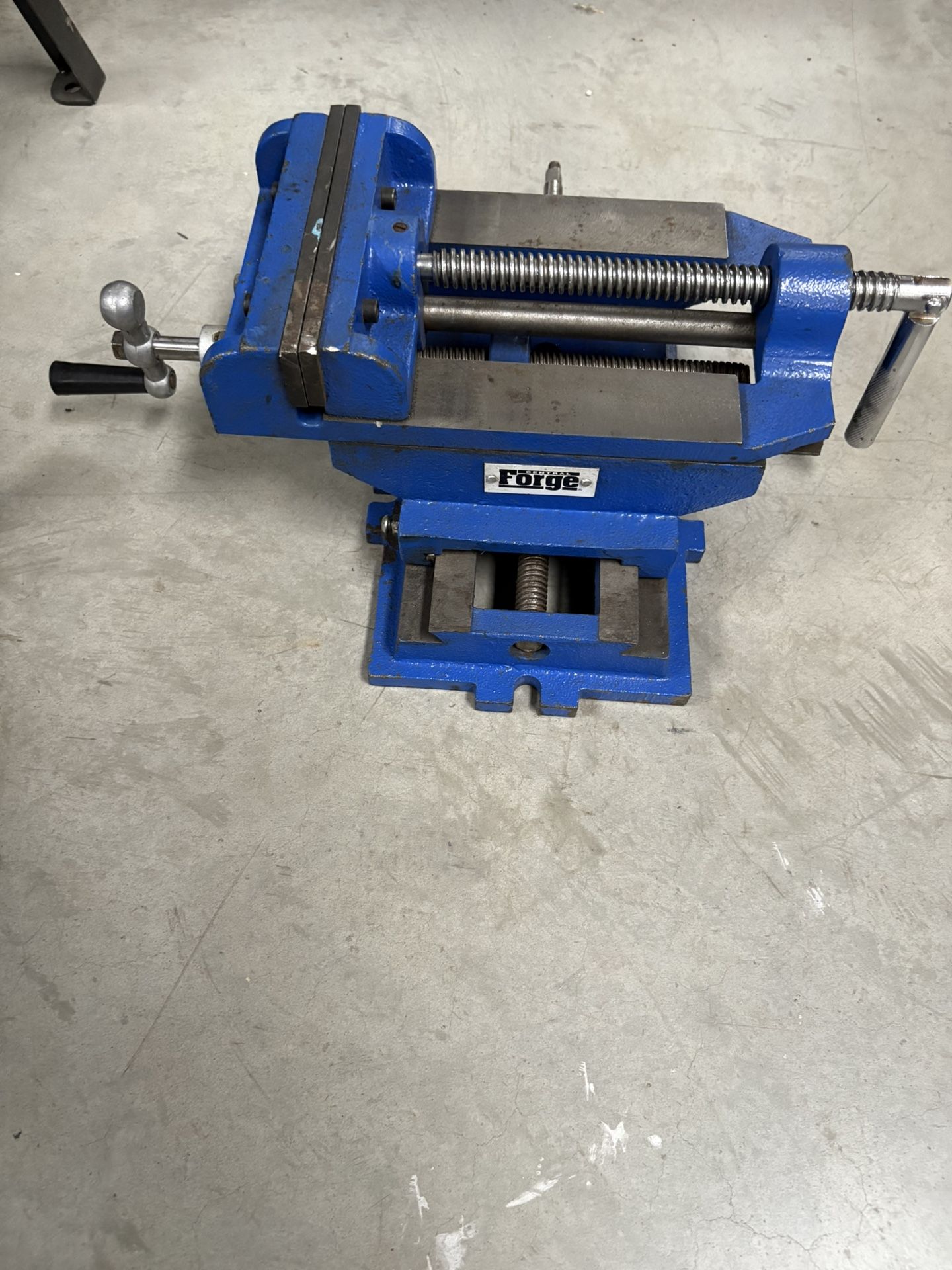 Central Forge Vise 
