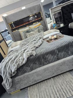 ✨️ King, Cal King, Queen Bed Frame ✨️ Furniture Sectionals, Bedrooms, Dining Avail