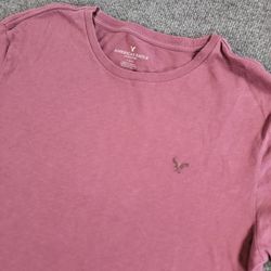 American Eagle Men T-shirt Super Soft standard fit Burgundy color size L