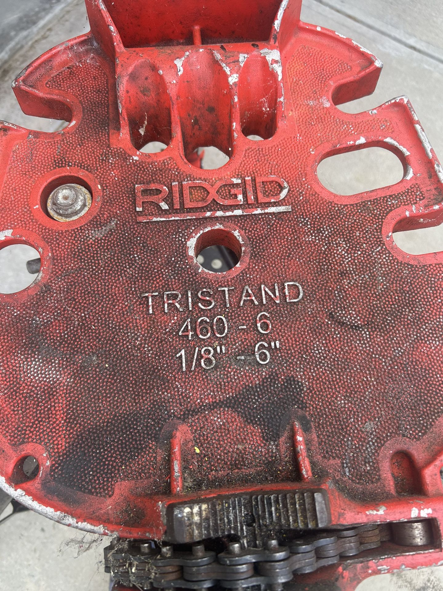 Ridgid Tristand 460 A 1/8”-6” Pipe Chain Vise Table With Tool Tray