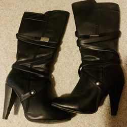 Woman Black Boots With Heel 