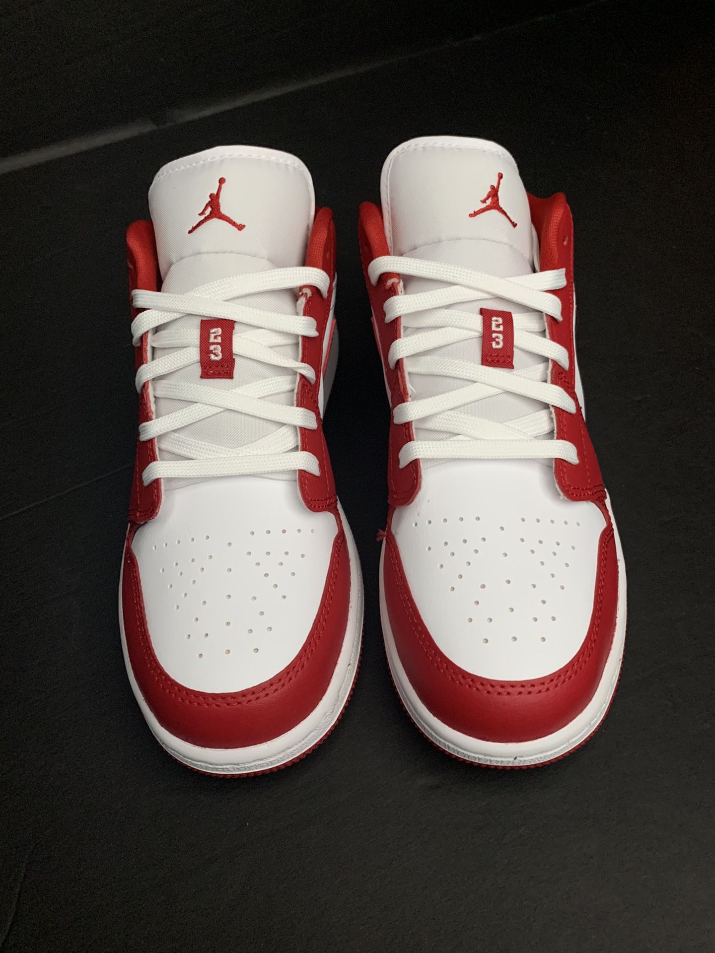 Size 6.5 Y / 8 W AIR JORDAN 1 GYM RED LOW