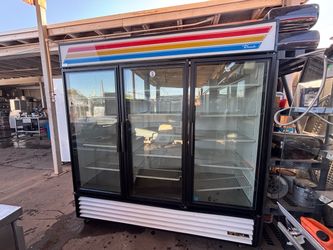 True three-door refrigerator in perfect condition; it is like new.