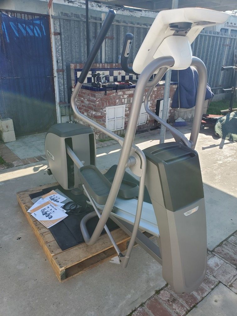 Precor EFX elliptical (Delivery available)