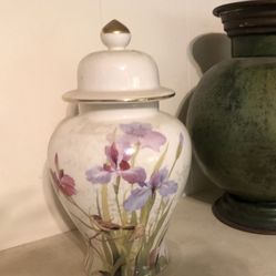 KYOEI Japan Floral Porcelain Vase Jar Urn w/ Lid