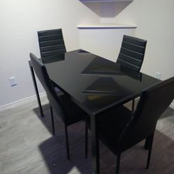 Lightweight Table And Chairs