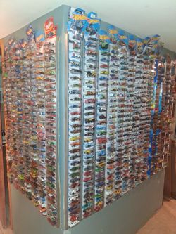 Hot Wheels ( 1300 new in original packaging!)