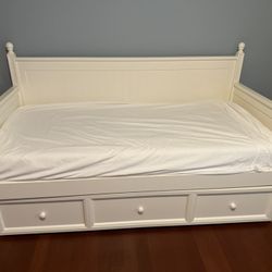 Day Bed With Trundle 