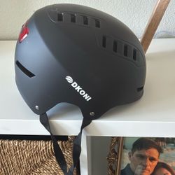 Bicycle helmet with LED lights 🚴‍♀️💡