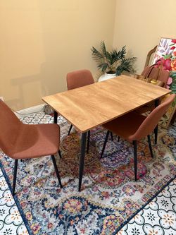 Dining Table and 4 Chairs Set