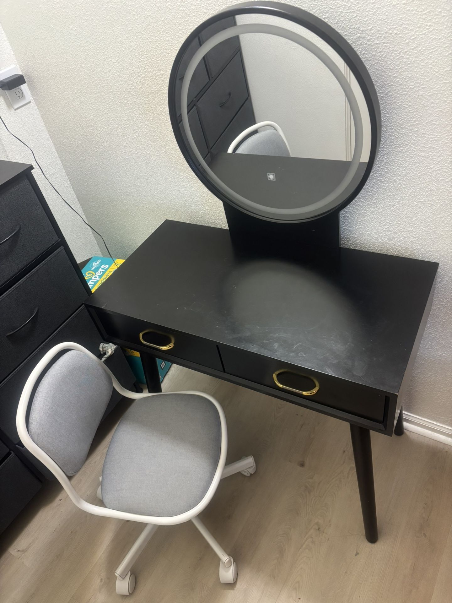 Vanity With Chair