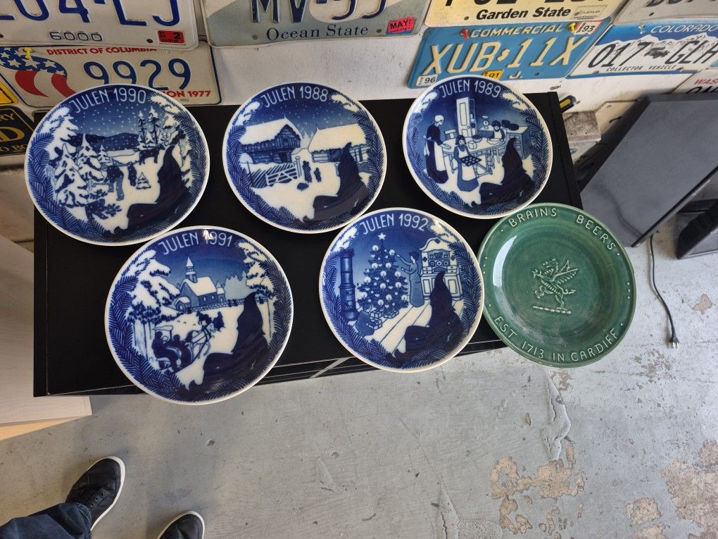 Collection Christmas Plate All For $25