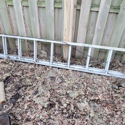 24’ Aluminum Extension Ladder – Heavy Duty