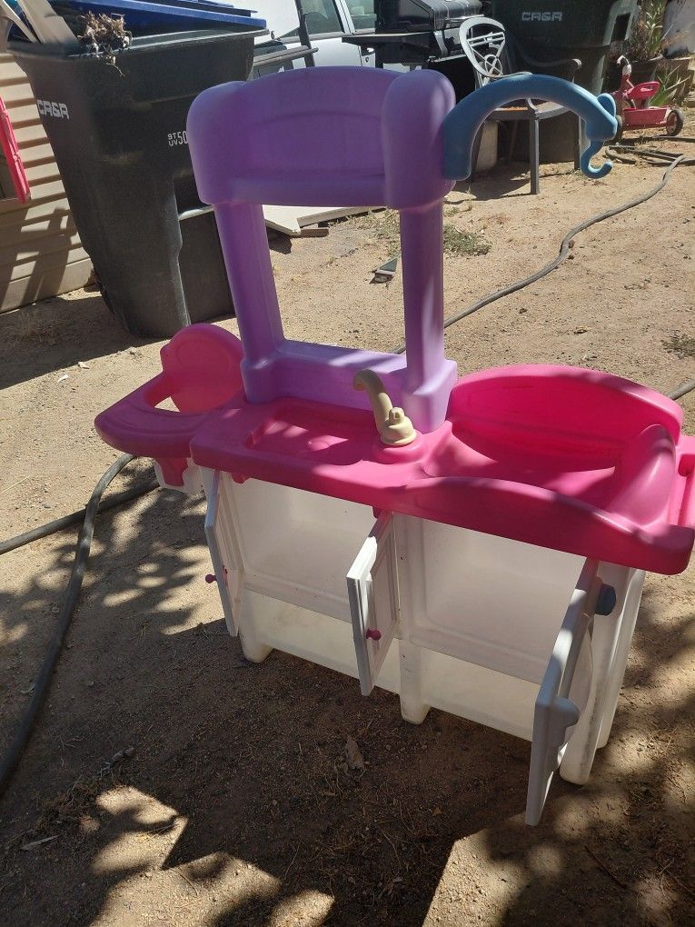 Kids Kitchen Sink Play