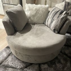 Large Spinning Sofa Chair 