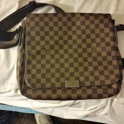 Louis Vuitton District Damier Shoulder Bag 