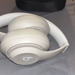 Beats Studio Pro