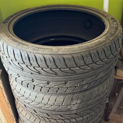 Tire 265/40/R22