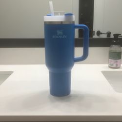 Stanley Quencher H2.0 Tumbler with Handle and Straw 40 oz | Flowstate 3-Position Lid | Cup Holder Compatible for Travel | Insulated Stainless Steel Cu