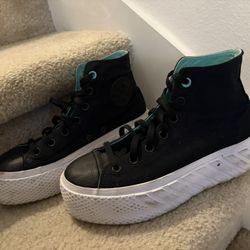CONVERSE CTAS LIFT  2X HI PLATFORM WOMEN'S Size 8.5 black 