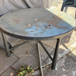 Round Table