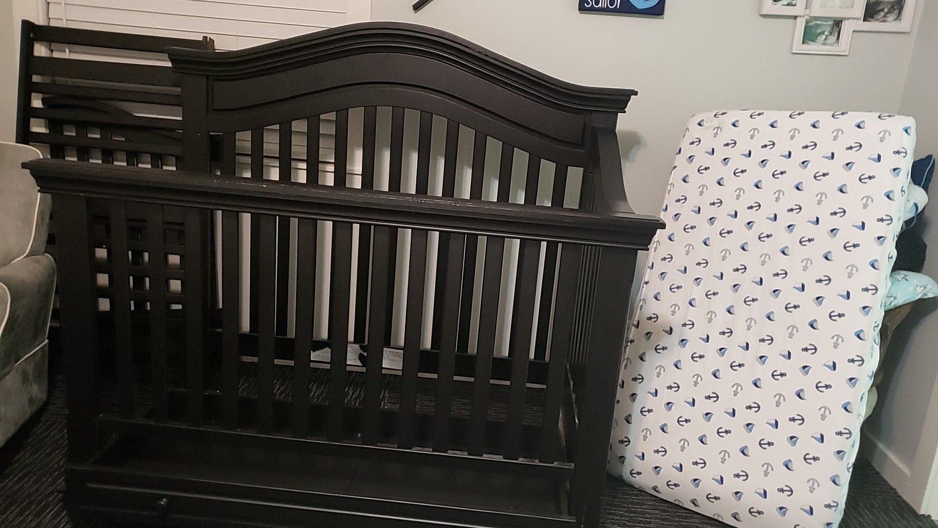 Baby crib with mattress