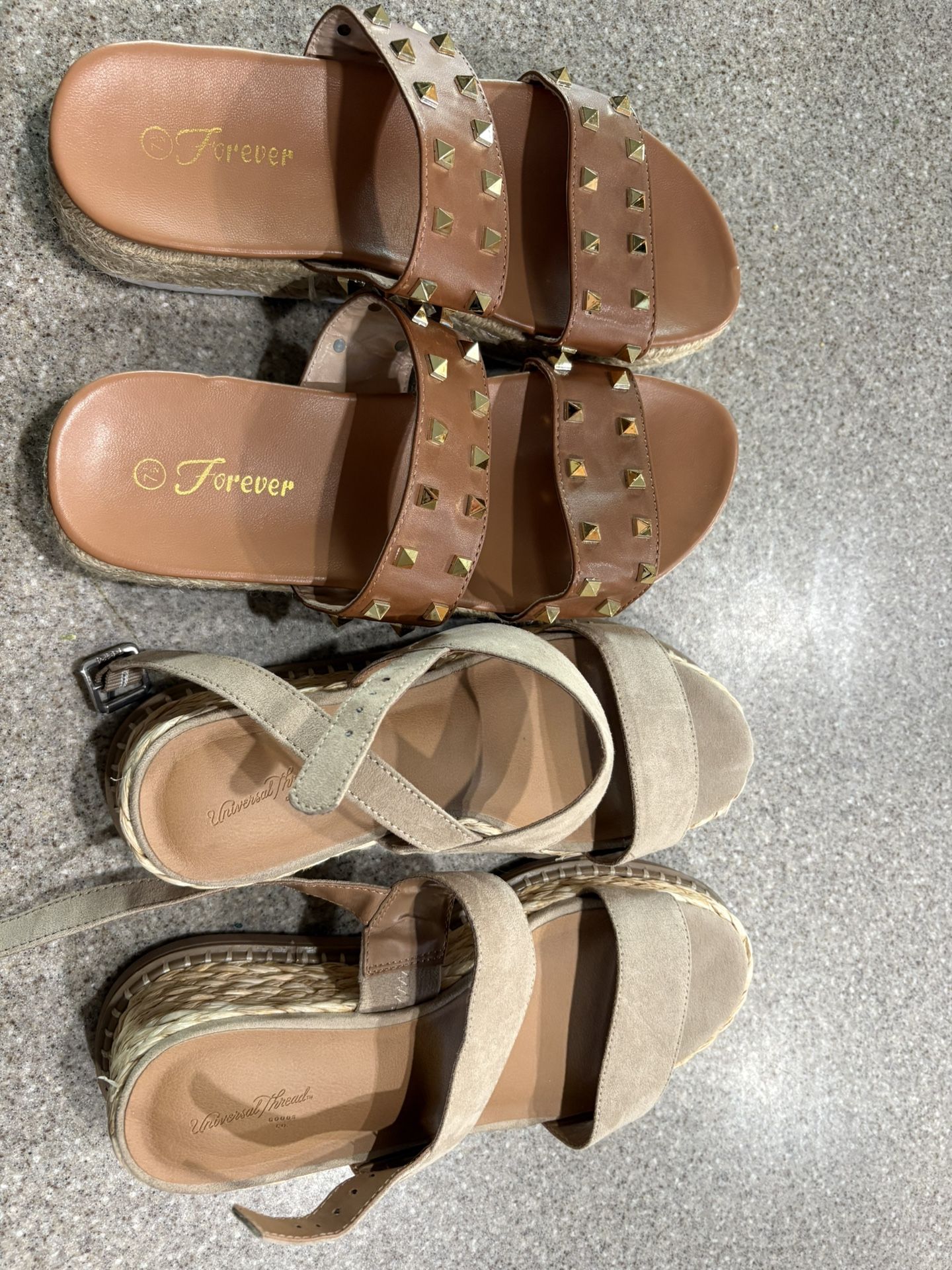 Low wedge sandals 7.5