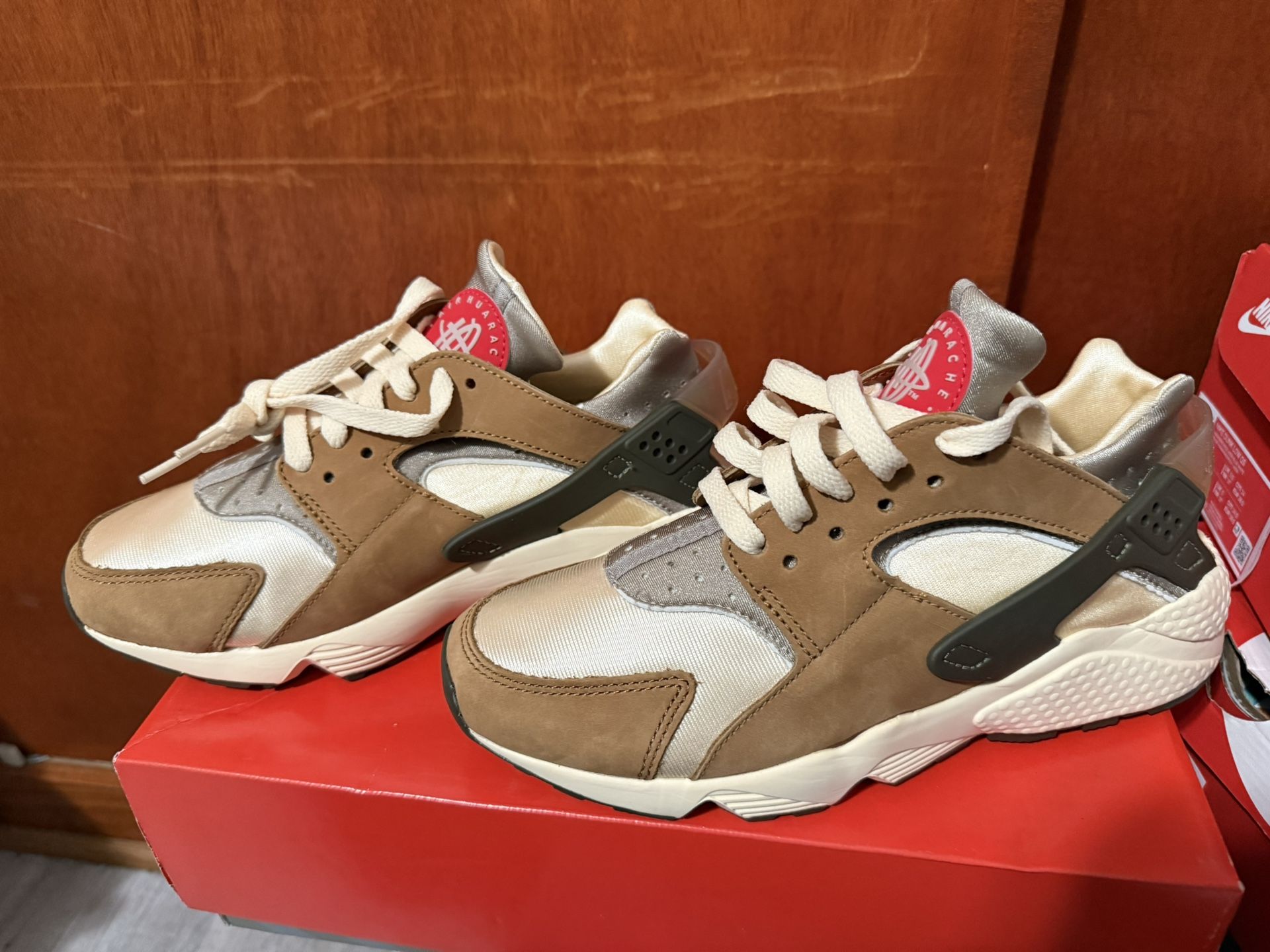 Nike Air Huarache “Stussy Desert Oak” BRAND NEW