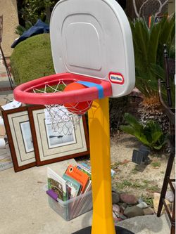 Children’s basketball hoop