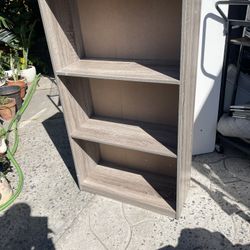 BEAUTIFUL ORGANIZE SHELF 