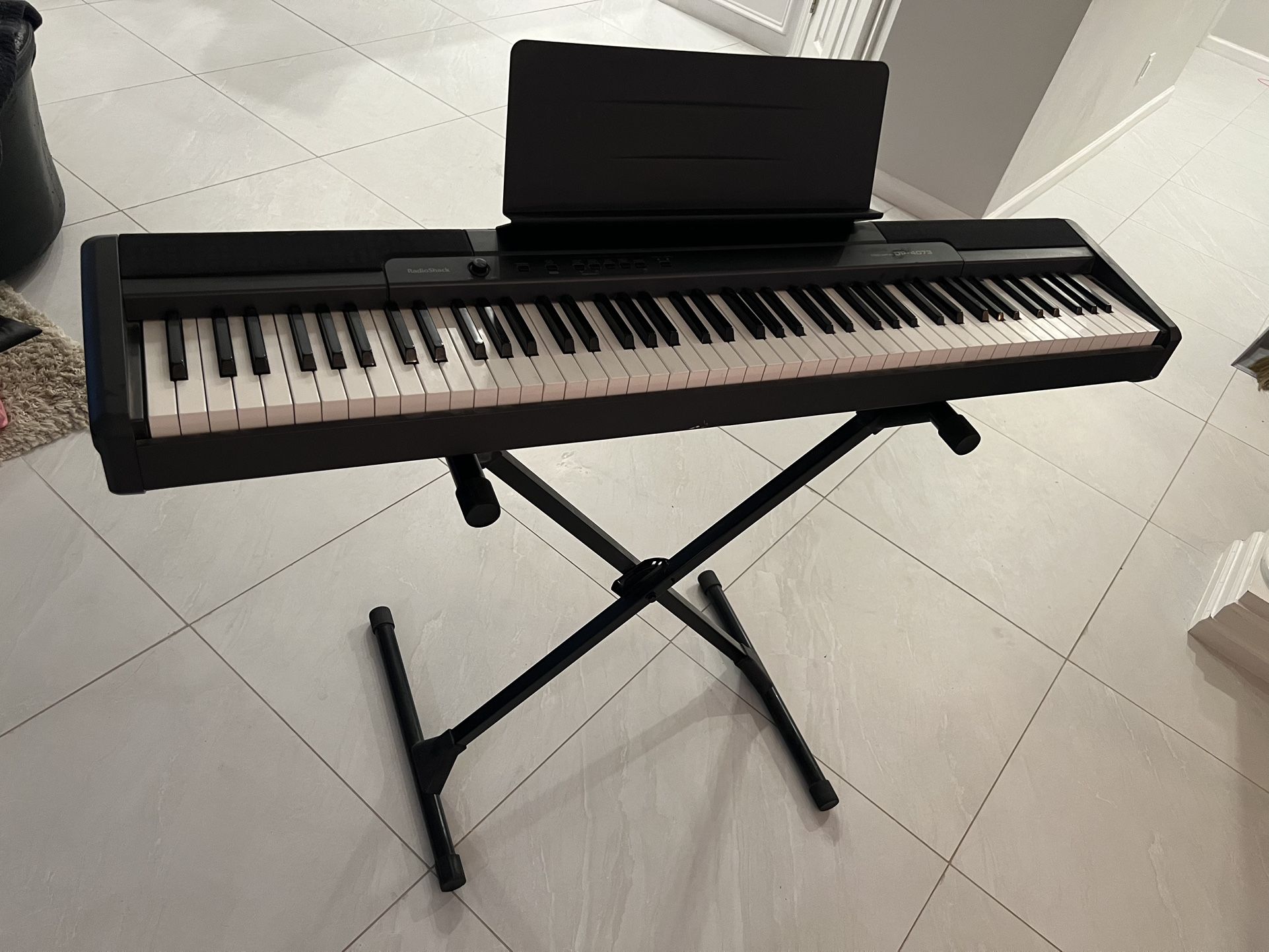 Piano/Keyboard Piano *Does Not Power On*