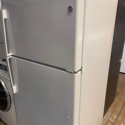 GE Top Freezer Refrigerator