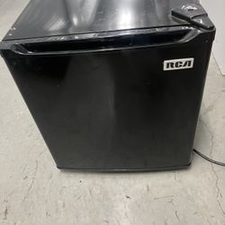RCA Mini - Fridge 1.7cu ft 0