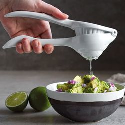 Pampered Chef Citrus Press