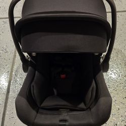 Nuna PIPA Lite Infant Car Seat + FREE Graco Snugride Carseat