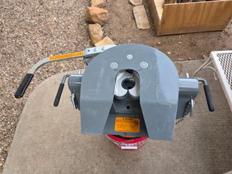 B&W fifth wheel hitch and Hitch companion