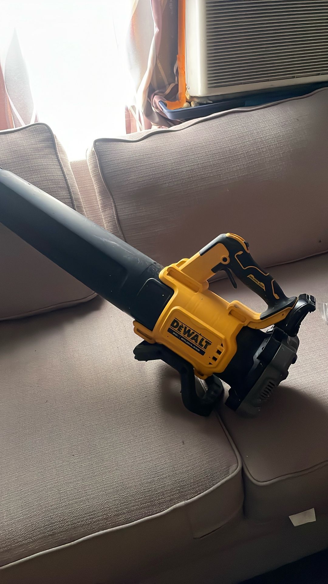 DeWalt BLOWER 20V Brushless DCB722