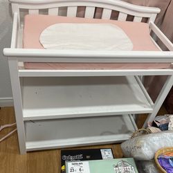 Changing Table With Pad And Linens