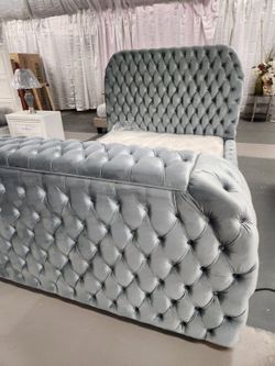Queen Bed And Mattress Fireplace Tv 