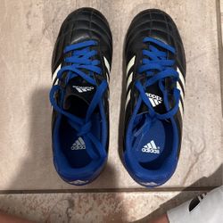 Kids Soccer Cleats Size 2.5