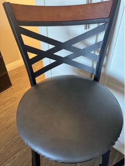 2 island chairs - 360 degree swivel - like new