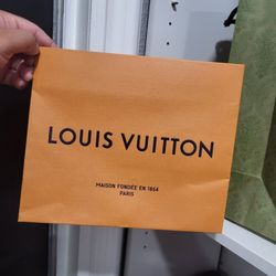 Louis Vuitton/gucci/  