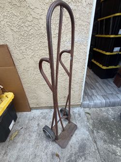 Metal dolly